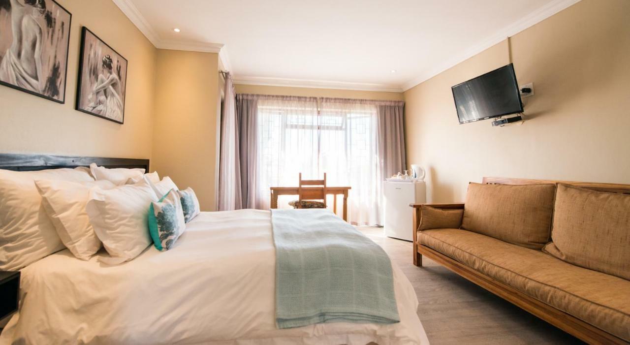 Ohannas Bnb & Self Catering Plettenberg Bay Bagian luar foto